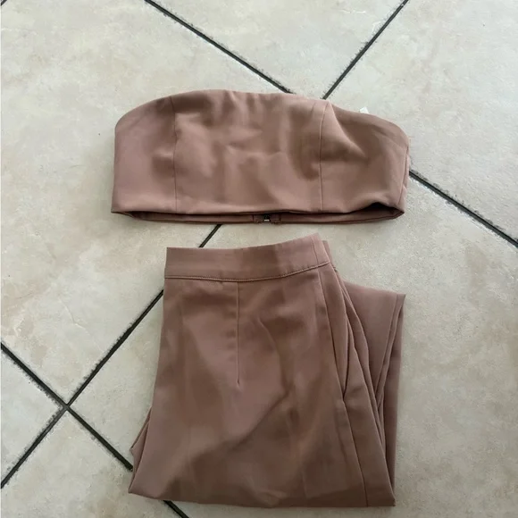 Superdown Nude Cropped Pants